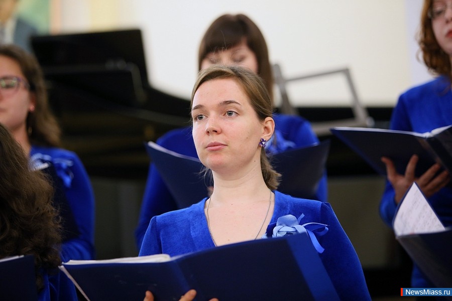 ������ ��� ������. � �������� �������� ��������� � �������� ��������� ������� � 100-����� ����������� �������� ����������� ������� ����������� ���������