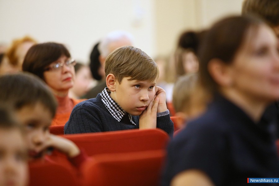 ������ ��� ������. � �������� �������� ��������� � �������� ��������� ������� � 100-����� ����������� �������� ����������� ������� ����������� ���������