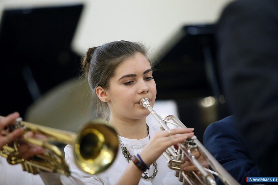 ������ ��� ������. � �������� �������� ��������� � �������� ��������� ������� � 100-����� ����������� �������� ����������� ������� ����������� ���������