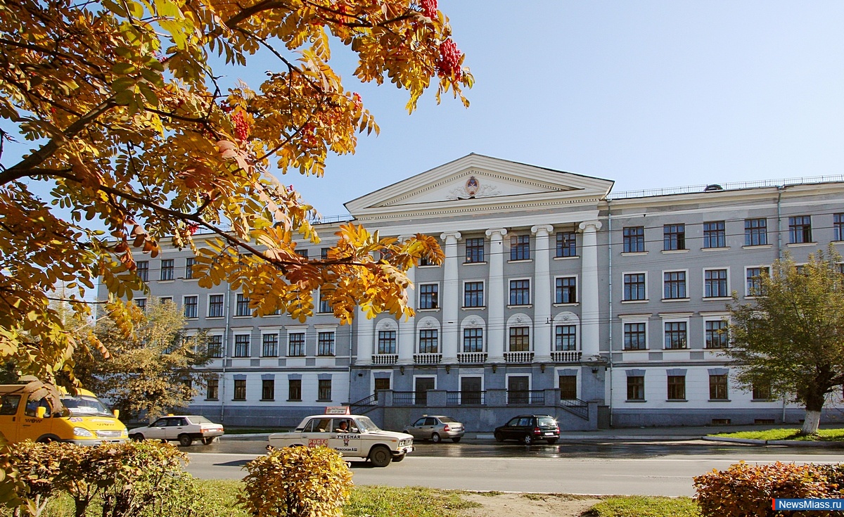 Колледжи города семей. Миасский геологоразведочный колледж. Геологоразведочный Миасс. Преподаватели МГРК Миасс. Миасс геологоразведочный колледж техникум.