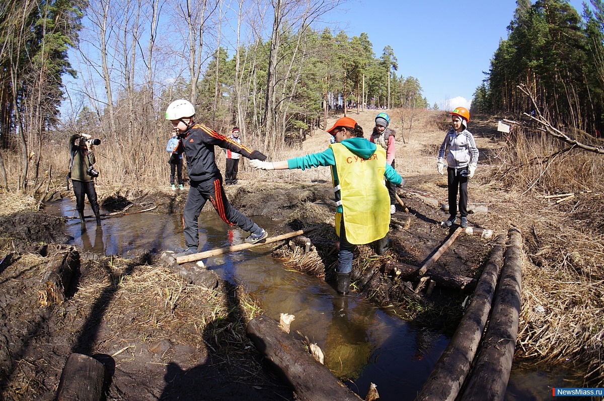 "-2016".           " - 2016"