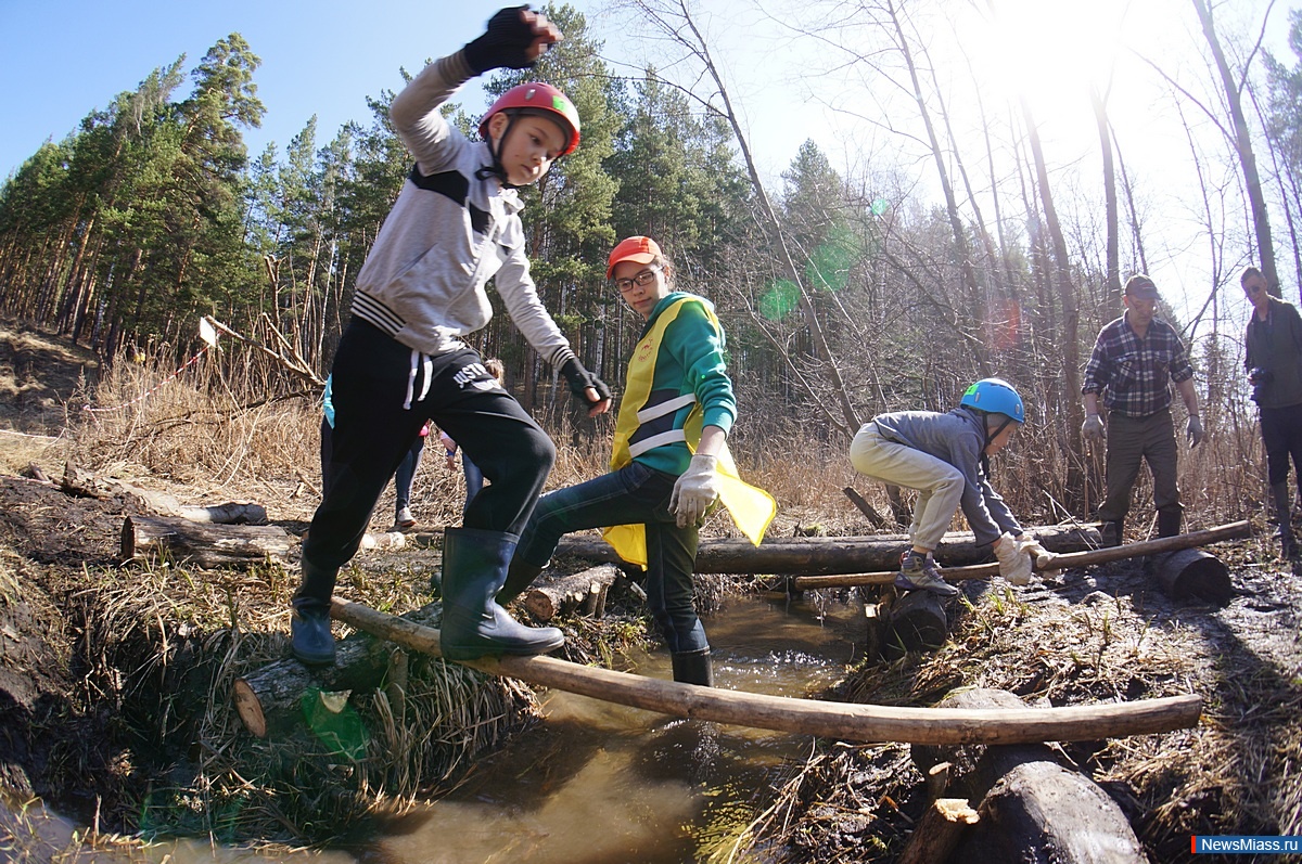 "-2016".           " - 2016"