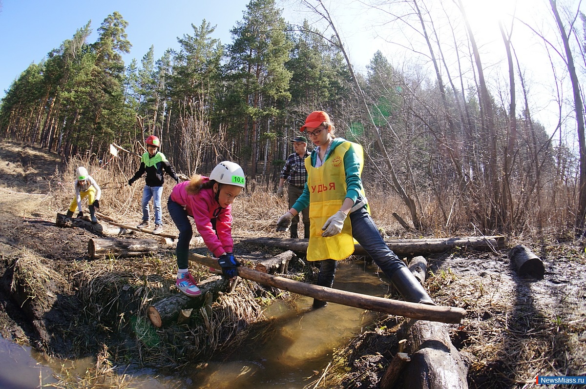 "-2016".           " - 2016"