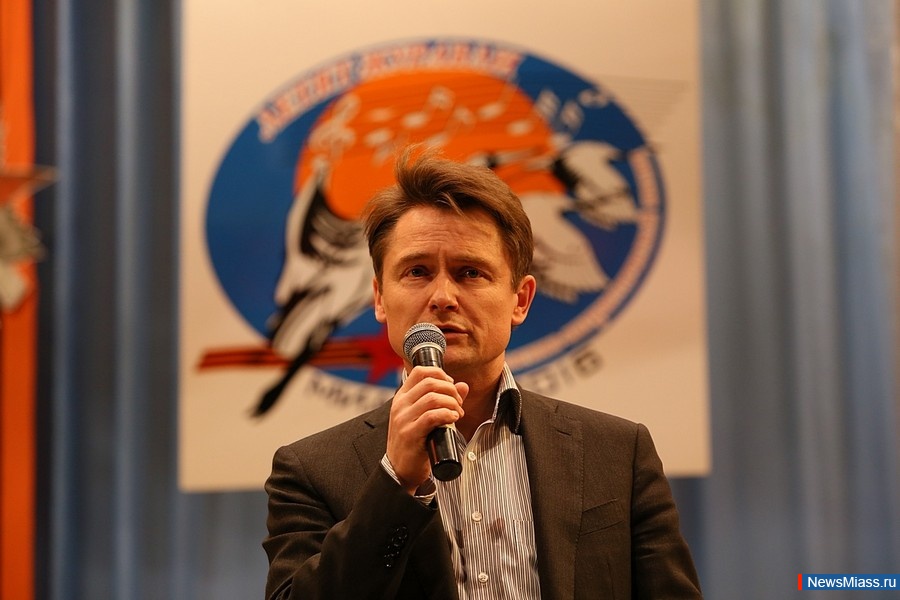   - !.     - XI   -    " "