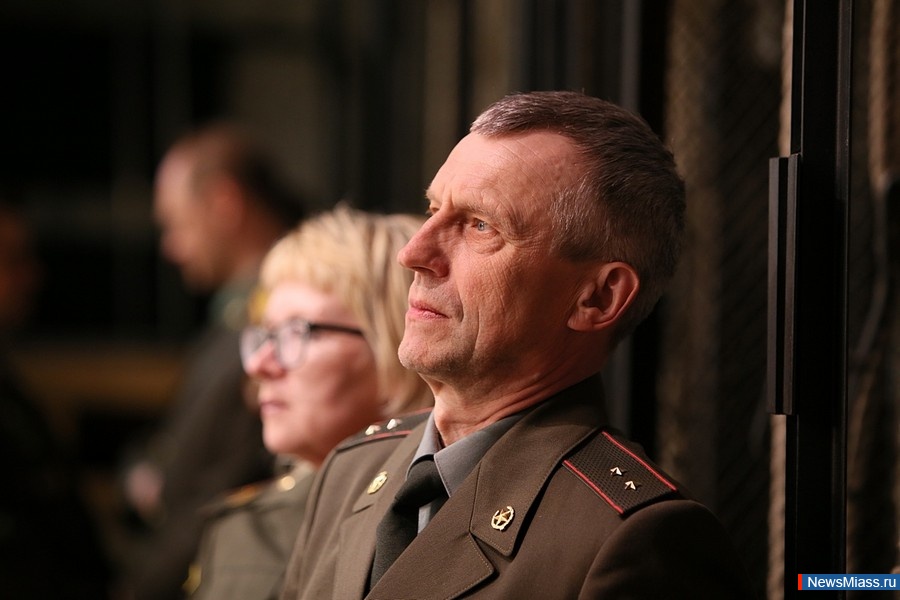   - !.     - XI   -    " "