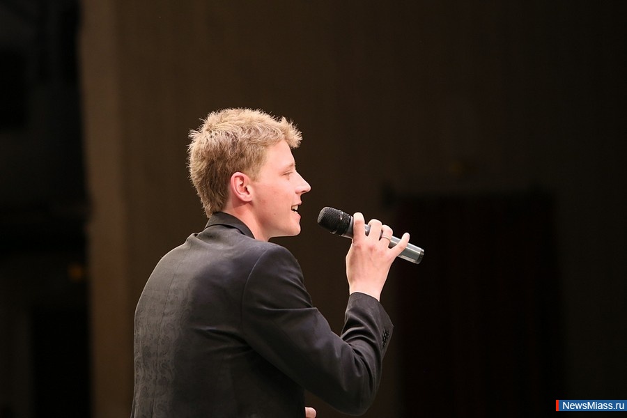   - !.     - XI   -    " "