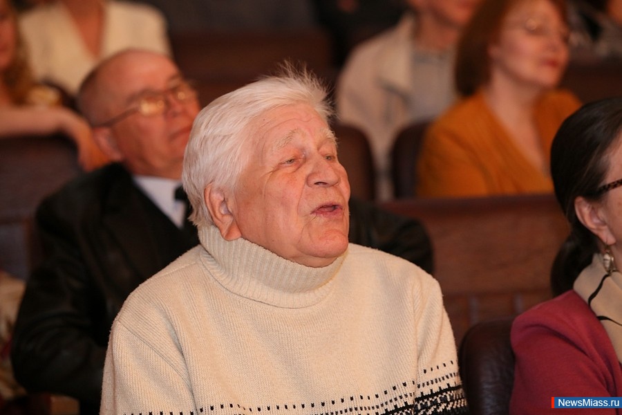   - !.     - XI   -    " "