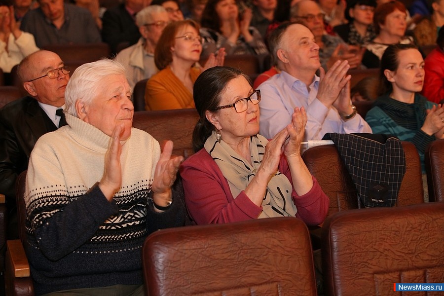   - !.     - XI   -    " "