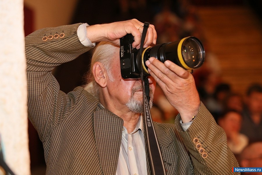   - !.     - XI   -    " "