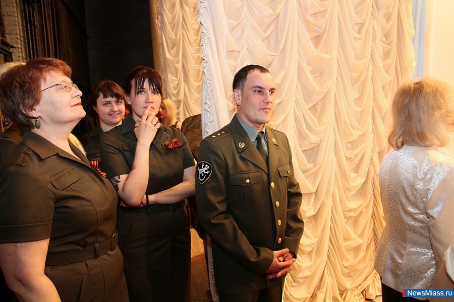   - !.     - XI   -    " "