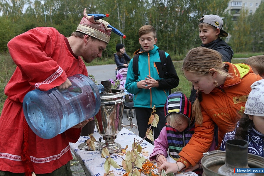   ,  . , 18 ,     19  " "