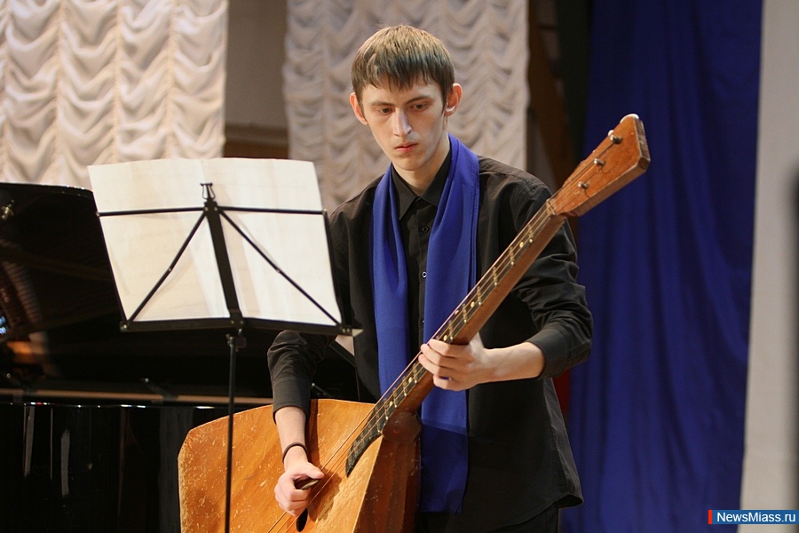   .    ""  ,  80-       -  