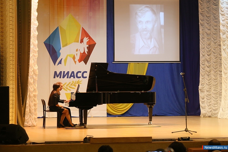   .    ""  ,  80-       -  