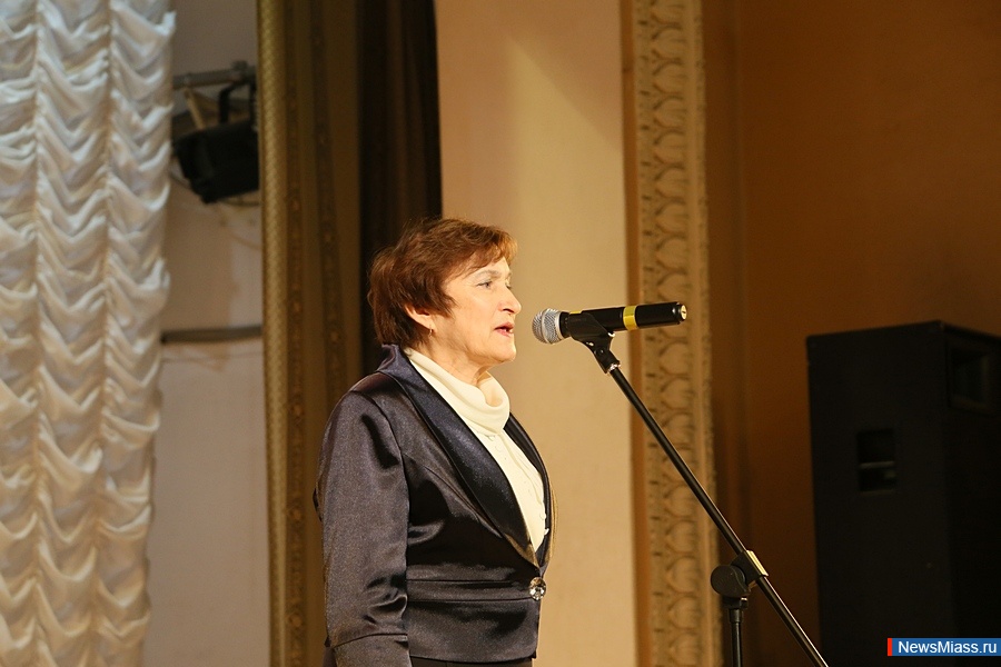   .    ""  ,  80-       -  