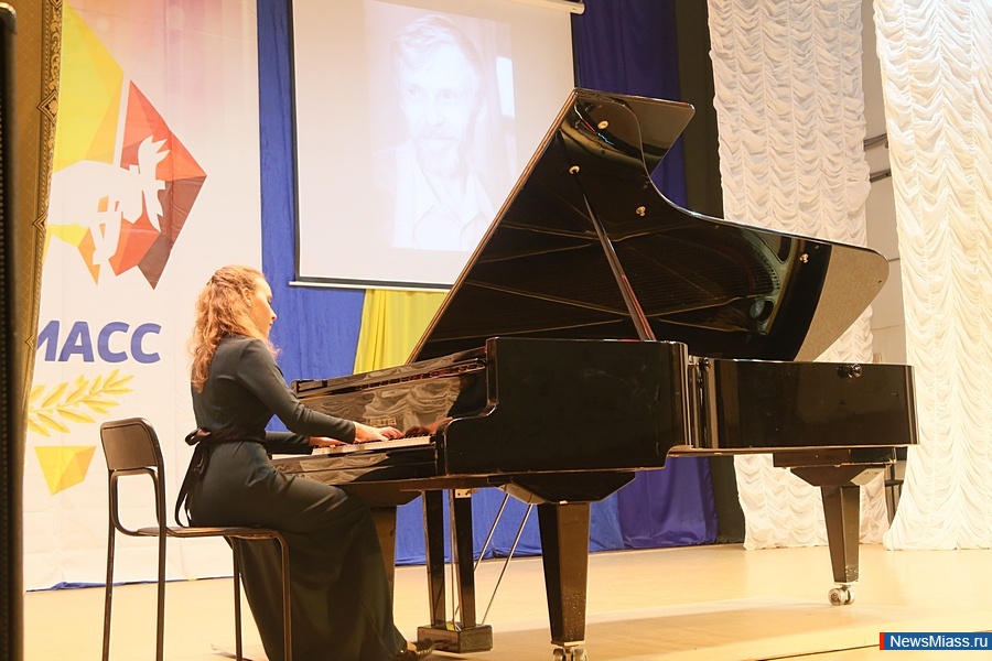   .    ""  ,  80-       -  