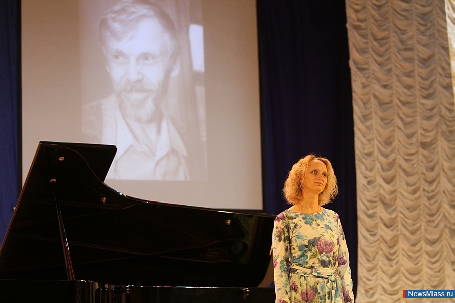   .    ""  ,  80-       -  