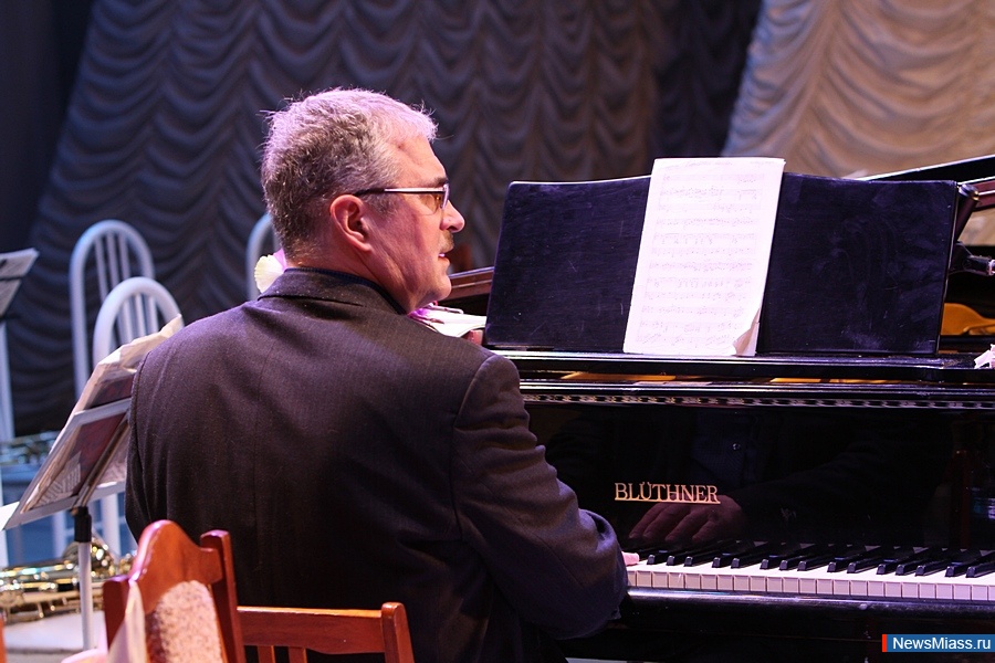    .      -    ""             -     25-