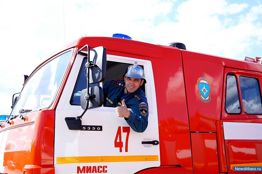  ,     .    ""   ,      , -    