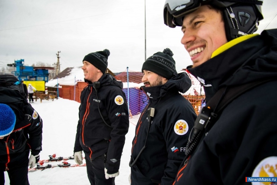   !.             FIS     -