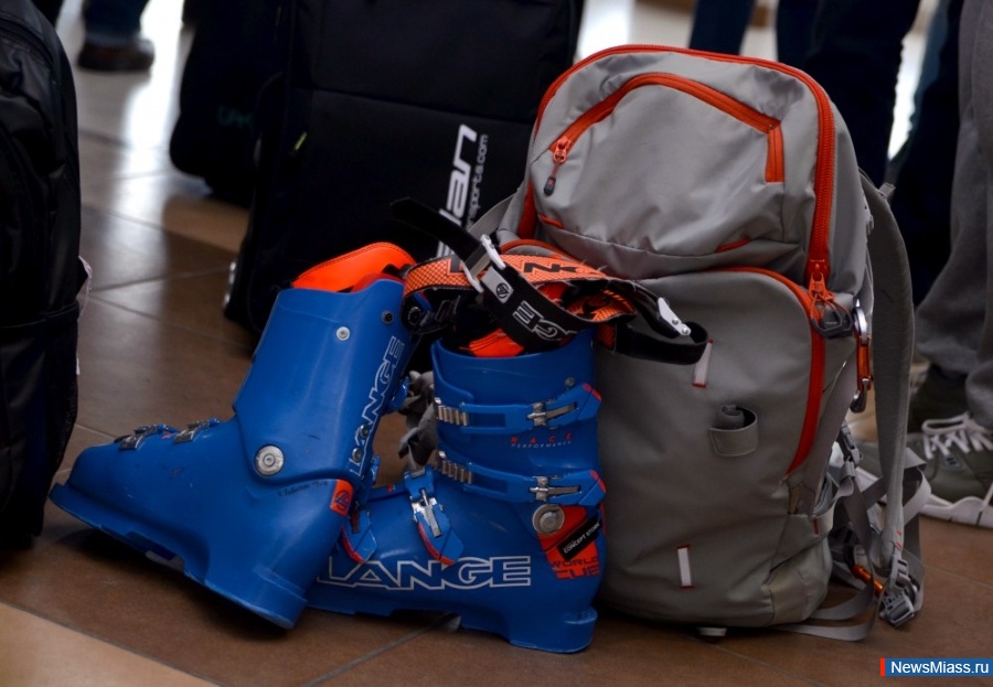   !.             FIS     -