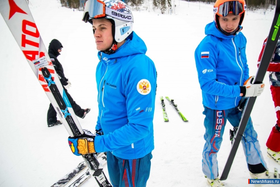   !.             FIS     -