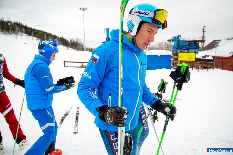   !.             FIS     -