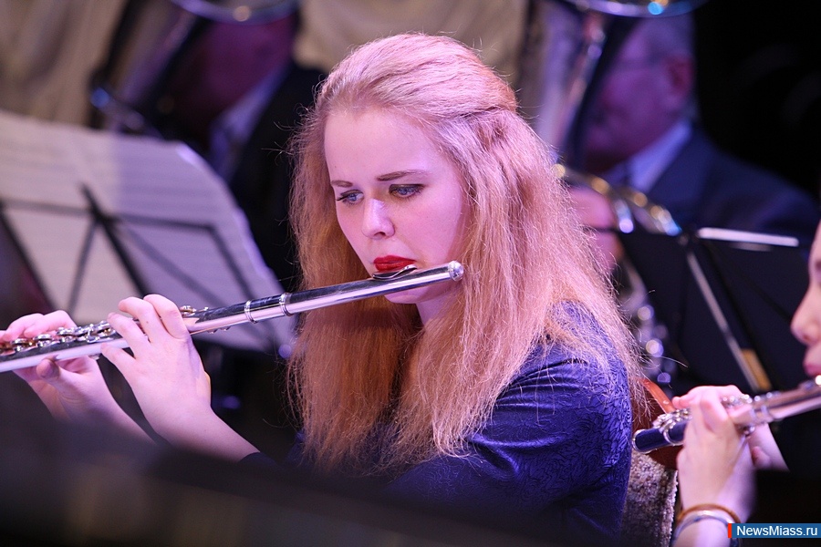 ������� �� ������ ������ �� �����. ������������ ��������� �������� "NewsMiass.ru" � 8 �����