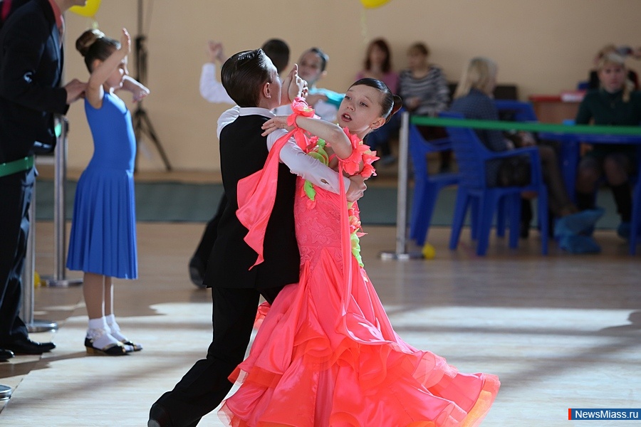 "" .        "Dance Travel-2017"