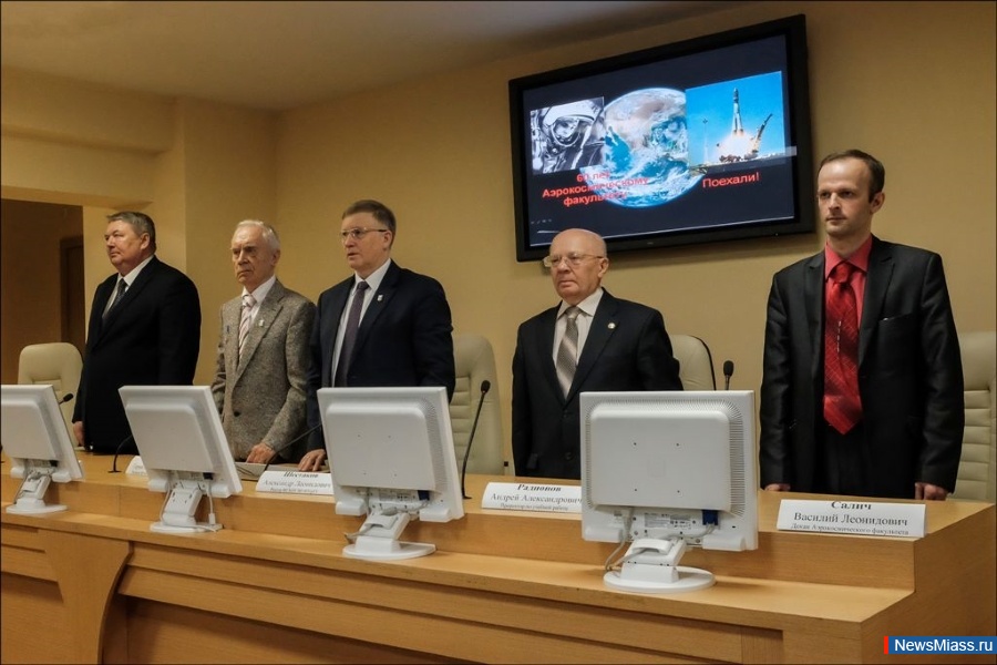    .   " "       -   (),     60-   