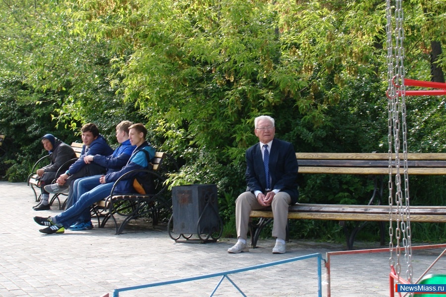    .  ,    ,     ,    9 