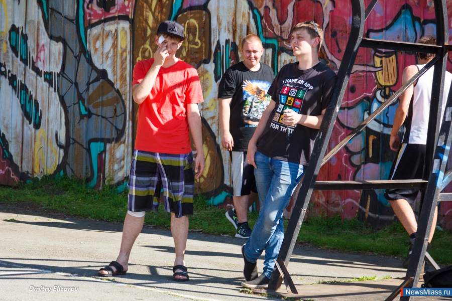  "33"   .            "33"    ""