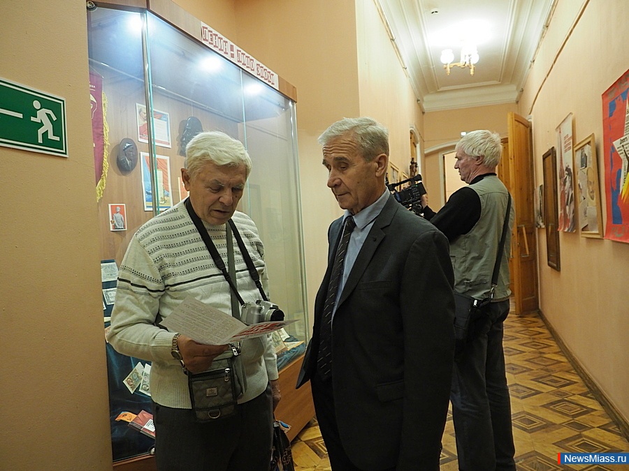   " ".      "  ",  100-   