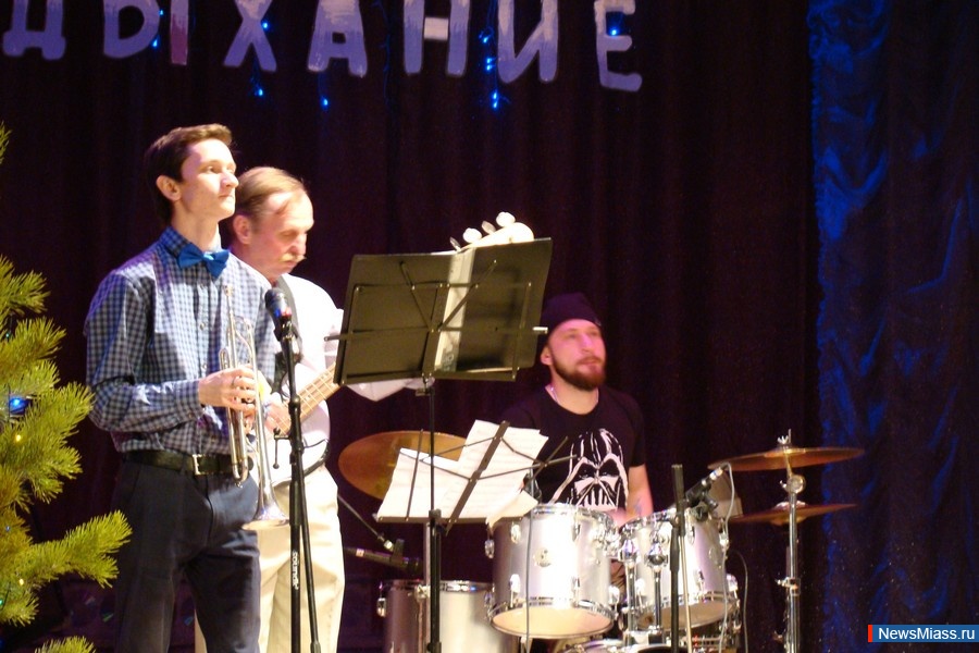    .  "  ", "", "-band",  ""  "Music-Safe"     " "