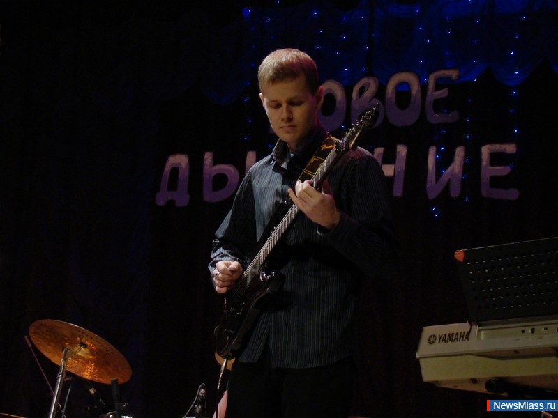    .  "  ", "", "-band",  ""  "Music-Safe"     " "