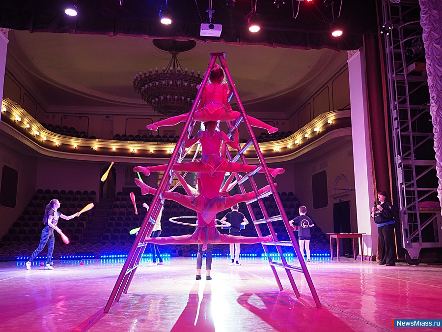 ����, �������� � �����������!. � ������ ��������� �������� ������� ��������� ��������� ���������� "����"