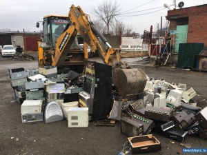 ����� ����