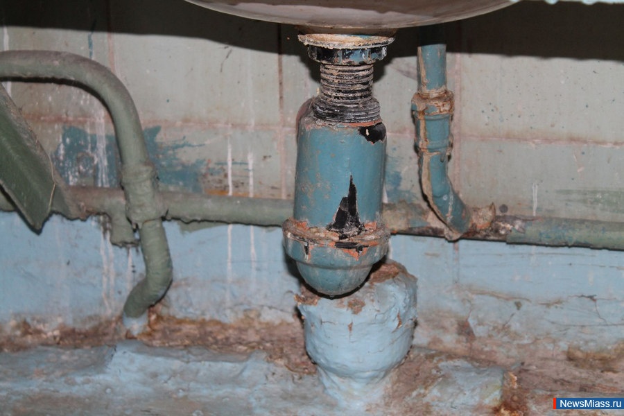   - !.   "Ѹ"       " "