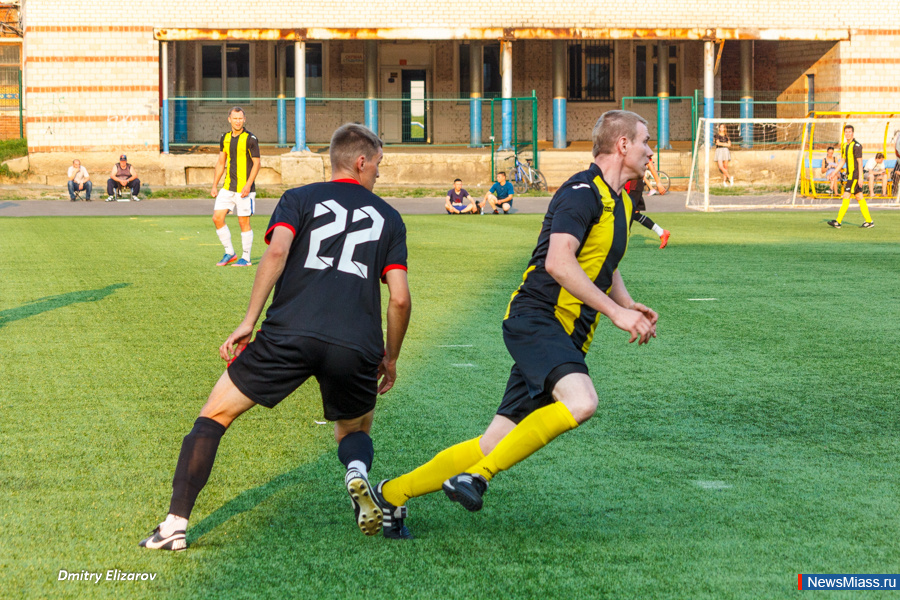 ����� ������� �����������. "����������" ������� � "������"