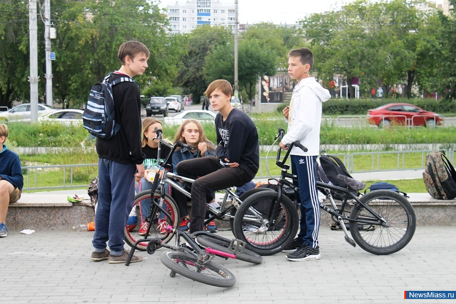 ����, �����, ��������. � ������ ��������� ��������� "M-FEST", ����������� �������������� ��� �������