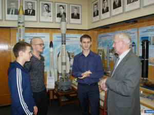 "�����" �������