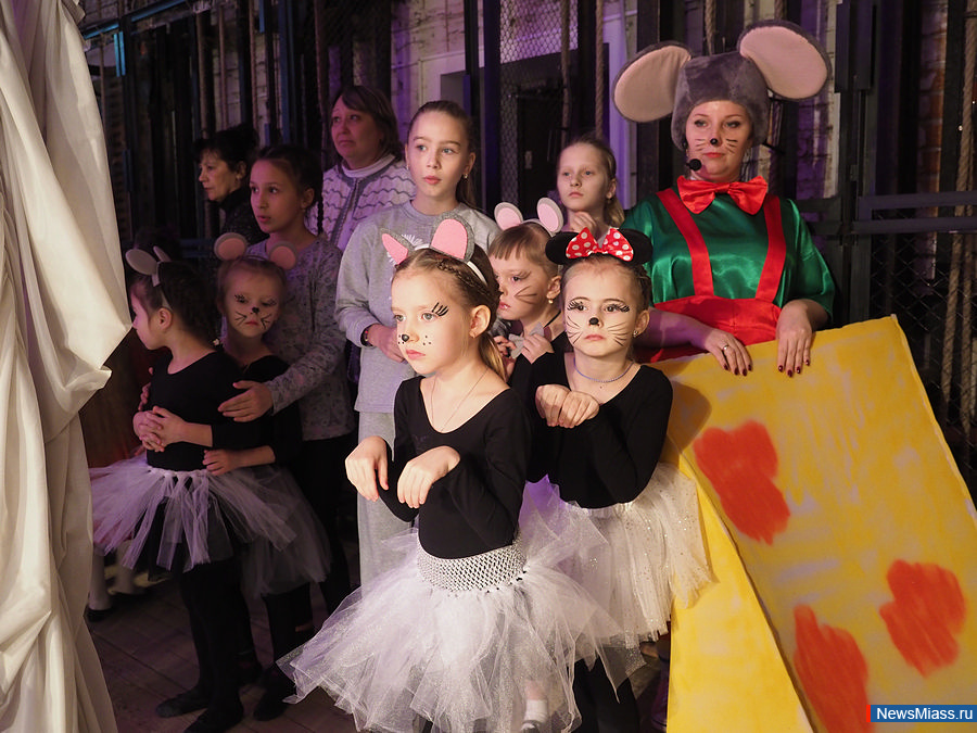 ",  !".    -    "" -    