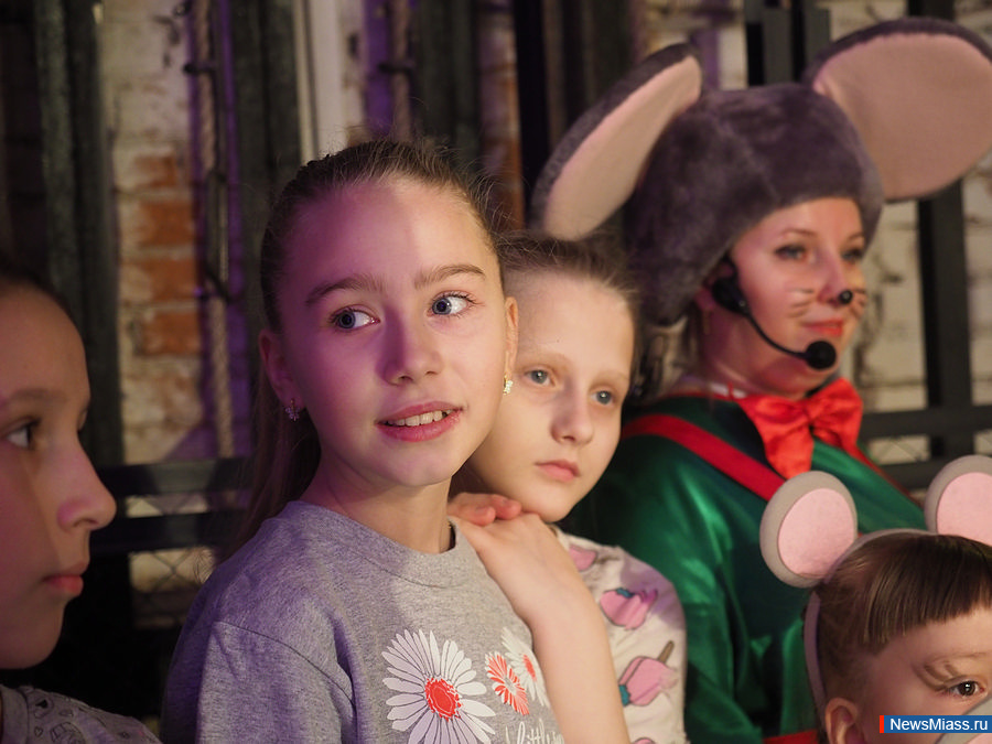 ",  !".    -    "" -    