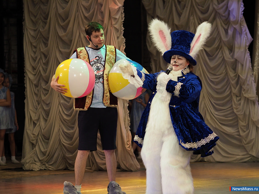 ",  !".    -    "" -    