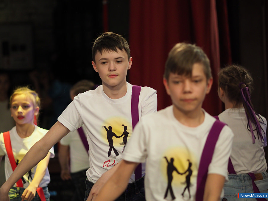 ",  !".    -    "" -    