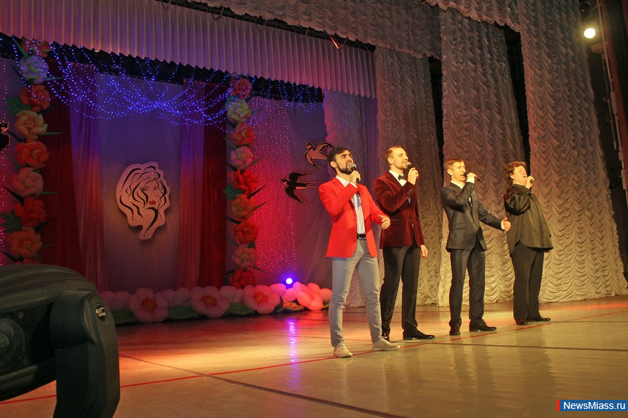  ,      .   8     ""   " "