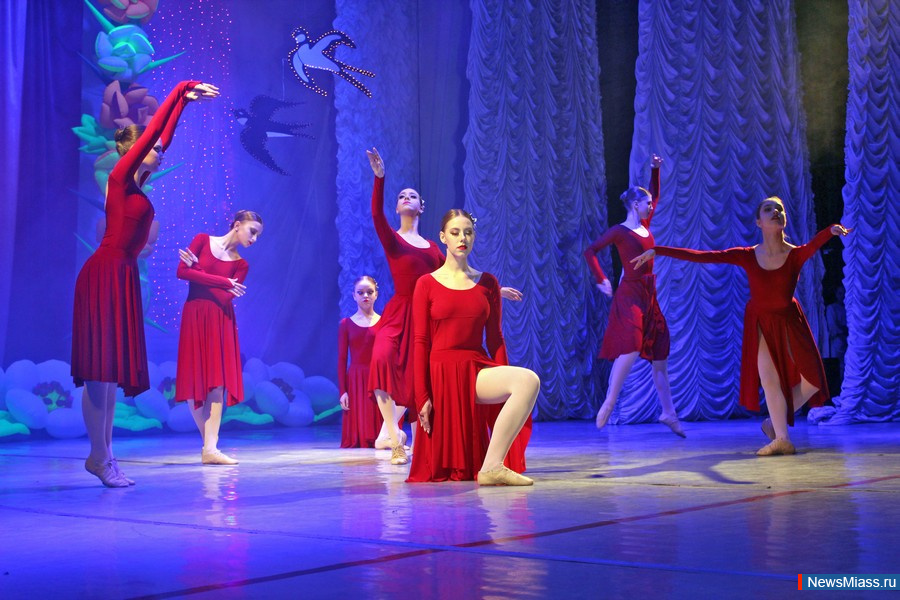  ,      .   8     ""   " "