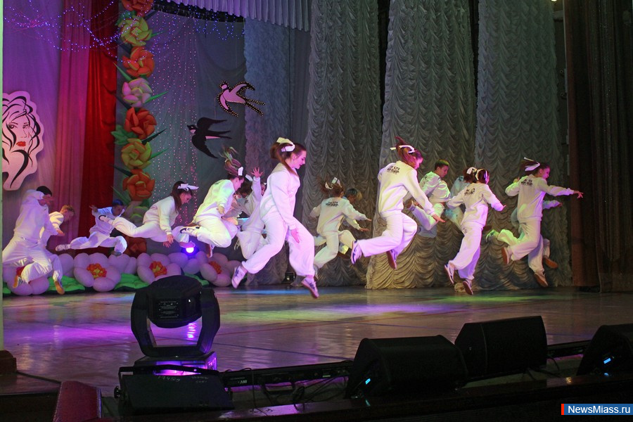  ,      .   8     ""   " "