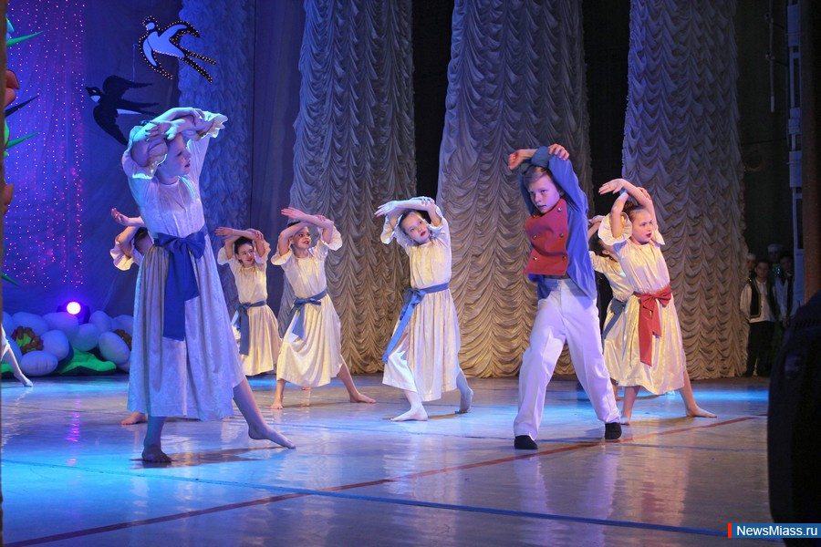  ,      .   8     ""   " "