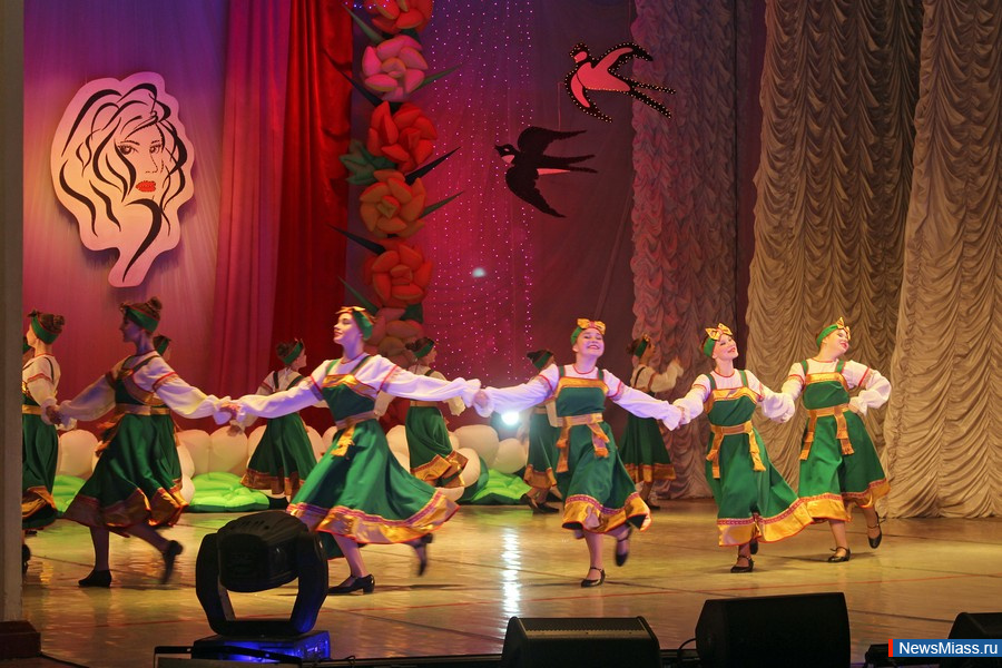  ,      .   8     ""   " "