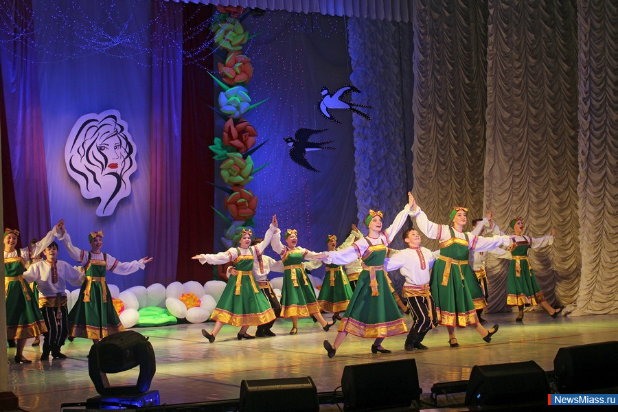  ,      .   8     ""   " "